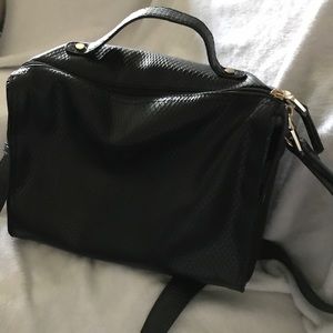 Great satchel/cross body